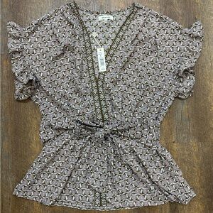 MAX STUDIO  printed V neck blouse size Large